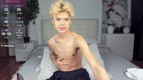 Snapshot of felix_rey chatting on September 10, 6:08 pm Felix online show from September 10, 6:08 pm