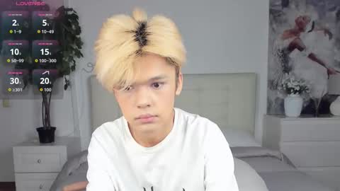 Snapshot of felix_rey chatting on September 15, 12:38 pm Felix online show from September 15, 12:38 pm