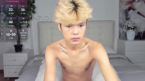 Snapshot of felix_rey chatting on September 19, 1:34 pm Felix online show from September 19, 1:34 pm