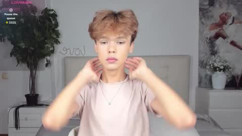 Snapshot of felix_rey chatting on September 27, 5:51 pm Felix online show from September 27, 5:51 pm