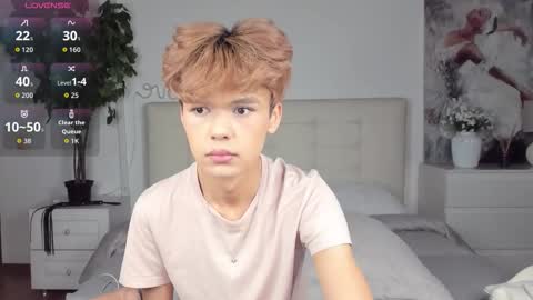 Snapshot of felix_rey chatting on September 28, 4:12 pm Felix online show from September 28, 4:12 pm