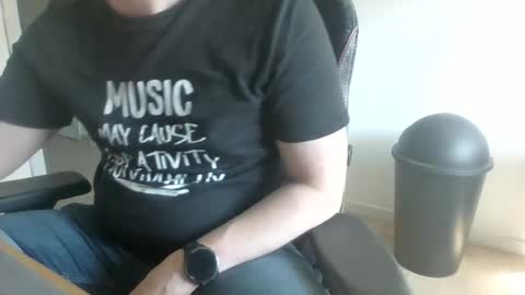 Snapshot of fem_alice_louis_dom chatting on June 24, 2:27 pm fem_alice_louis_dom online show from June 24, 2:27 pm