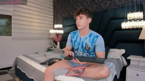 Femboy Max online show from June 16, 11:46 am