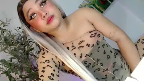 femboy_veronica online show from May 10, 11:37 am