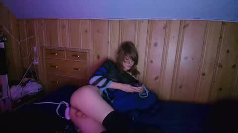 Snapshot of femboyflowers chatting on December 21, 5:58 am femboyflowers online show from December 21, 5:58 am