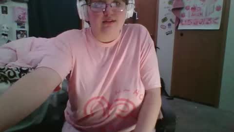 Snapshot of femcelsam chatting on March 27, 1:22 am femcelsam online show from March 27, 1:22 am