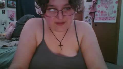 Snapshot of femcelsam chatting on April 2, 4:10 am femcelsam online show from April 2, 4:10 am