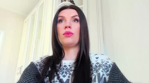 Snapshot of femdomheels chatting on February 25, 1:28 pm femdomheels online show from February 25, 1:28 pm