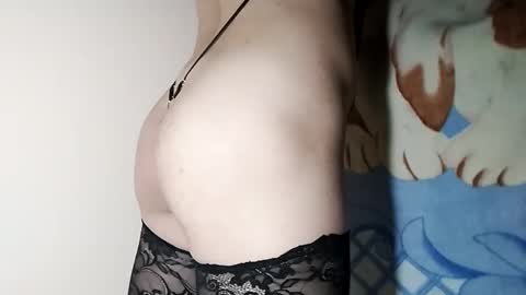 Snapshot of femlind chatting on October 10, 5:39 am femlind online show from October 10, 5:39 am