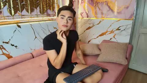 Noa online show from February 4, 11:27 am