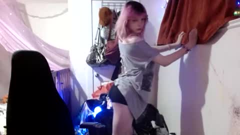 fempue online show from March 27, 12:16 am