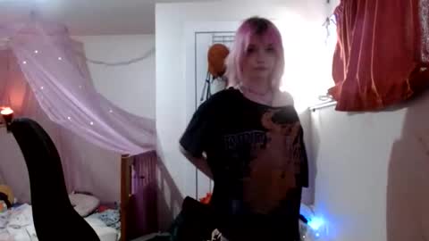 fempue online show from March 27, 10:09 pm