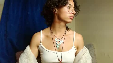 Snapshot of fenixmfx chatting on October 24, 1:57 am Fenix online show from October 24, 1:57 am