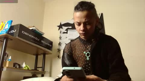 Snapshot of fenixmfx chatting on November 7, 2:11 am Fenix online show from November 7, 2:11 am