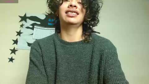 Snapshot of fenixmfx chatting on December 13, 8:25 pm Fenix online show from December 13, 8:25 pm