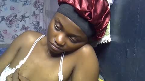 Snapshot of fentyafricana00 chatting on February 2, 8:24 am fentyafricana00 online show from February 2, 8:24 am