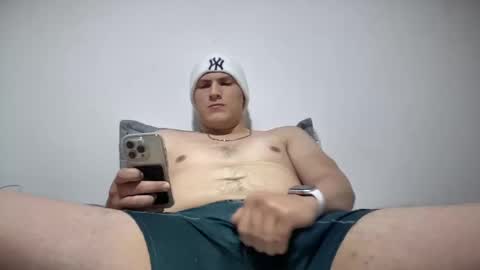 Snapshot of ferboy21 chatting on October 24, 2:41 am ferboy21 online show from October 24, 2:41 am