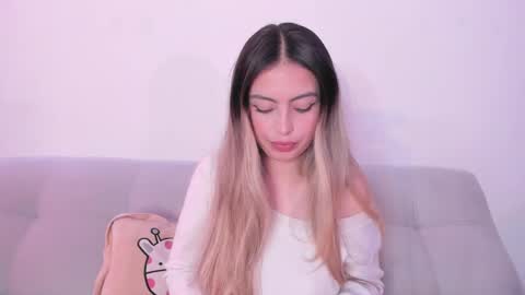 fernanda  online show from April 21, 2:23 pm