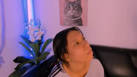 Fernanda online show from October 18, 7:25 pm