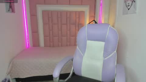 FER PHOENIX online show from May 14, 3:35 am