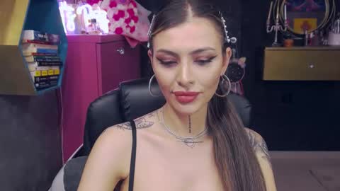 Sarah online show from March 3, 8:43 pm