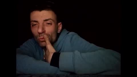 Snapshot of fffjj021 chatting on April 3, 12:30 am Raised in 90s online show from April 3, 12:30 am