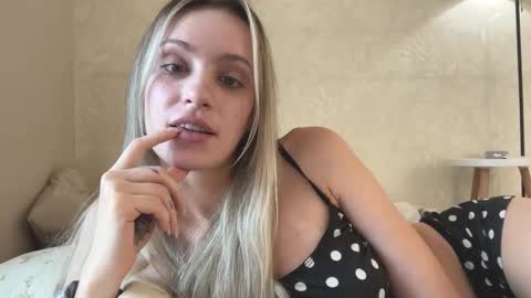 Snapshot of fflloowweerr chatting on September 26, 8:51 am Lisa online show from September 26, 8:51 am