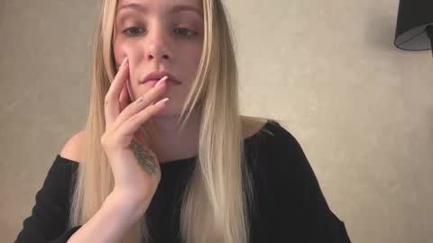 Snapshot of fflloowweerr chatting on November 26, 7:31 am Lisa online show from November 26, 7:31 am