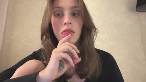 Snapshot of fflloowweerr chatting on January 15, 10:53 am Lisa online show from January 15, 10:53 am