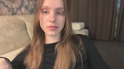 Lisa online show from May 3, 1:39 pm