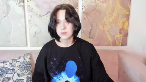 fiamoory online show from May 18, 1:24 am