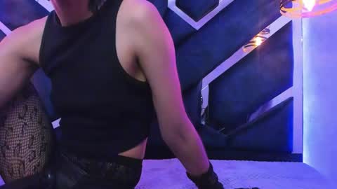   online show from January 7, 3:12 pm