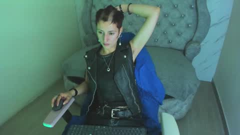   online show from February 5, 3:49 pm