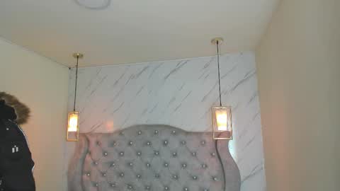   online show from February 18, 11:50 am