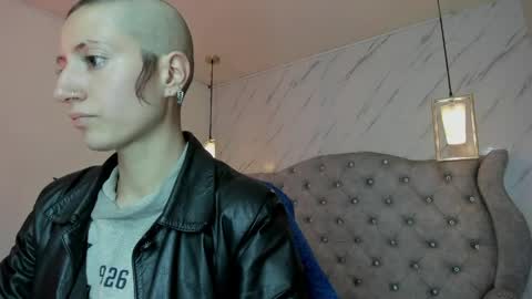   online show from March 29, 12:27 pm