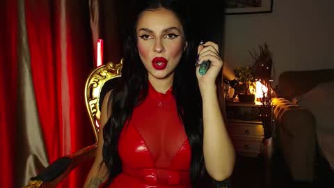 Snapshot of fiercehuntress chatting on October 12, 11:04 pm Goddess Katerina online show from October 12, 11:04 pm