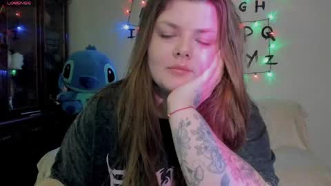 Snapshot of fiery__lady_ chatting on April 18, 10:52 am Evita online show from April 18, 10:52 am