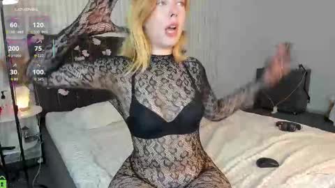 Snapshot of fieryfeline chatting on September 12, 11:04 pm Filla online show from September 12, 11:04 pm