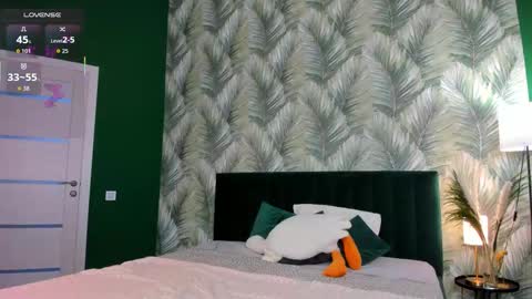 Snapshot of fieryfeline chatting on October 10, 3:38 am Filla online show from October 10, 3:38 am