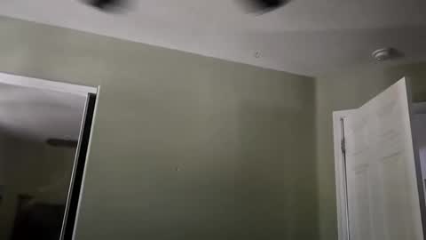 fightusfire32 online show from November 10, 7:02 pm