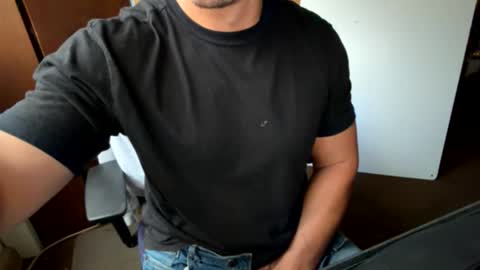 Snapshot of fin4lfinish chatting on December 5, 4:58 pm fin4lfinish online show from December 5, 4:58 pm