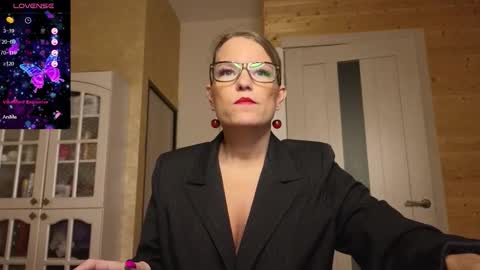 Lady online show from October 15, 10:32 pm