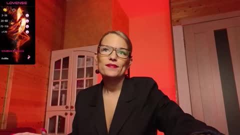 Lady online show from December 15, 7:07 pm