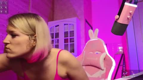 Lady online show from May 7, 5:18 pm