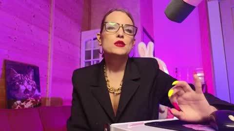 Lady online show from May 14, 6:37 pm