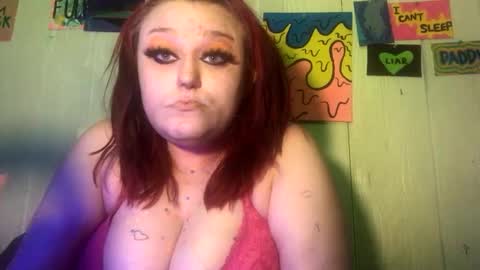 Snapshot of findommefoxi chatting on December 12, 6:14 am findommefoxi online show from December 12, 6:14 am