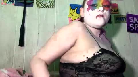 Snapshot of findommefoxi chatting on December 15, 5:13 am findommefoxi online show from December 15, 5:13 am
