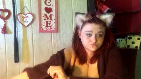 Snapshot of findommefoxi chatting on February 9, 5:22 pm findommefoxi online show from February 9, 5:22 pm