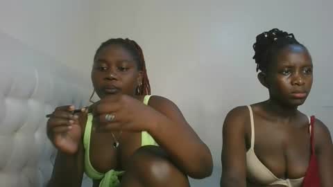 Snapshot of fine_melanie chatting on October 18, 8:59 am melanie online show from October 18, 8:59 am