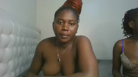 Snapshot of fine_melanie chatting on October 19, 9:37 pm melanie online show from October 19, 9:37 pm